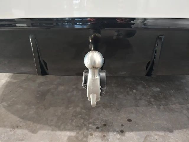 BMW 330 330e M-Sport xDrive