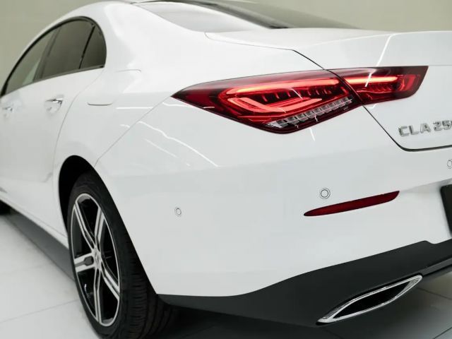 Mercedes-Benz CLA 250 CLA 250 e Coupé