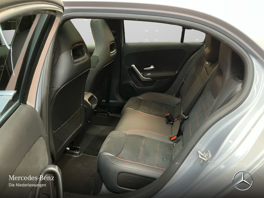 Mercedes-Benz A 250 4MATIC AMG Line