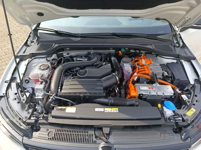 Volkswagen Golf 1.5 TSI GTE eHybrid