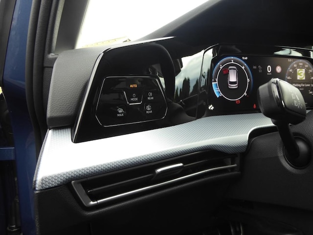 Volkswagen Golf Life Variant