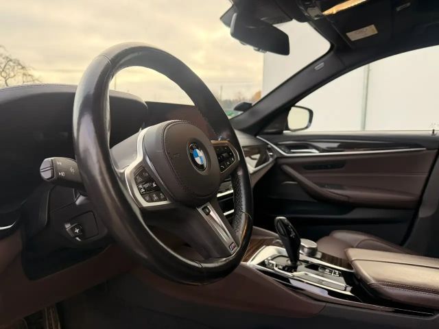 BMW 540 540d M-Sport Touring xDrive