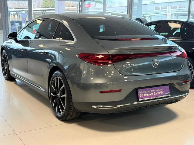 Mercedes-Benz EQE 300 Sedan