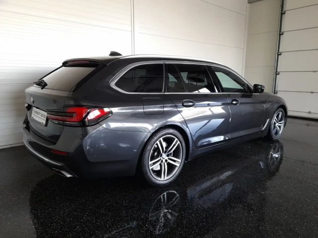 BMW 530 530d 530e Luxury Line Touring