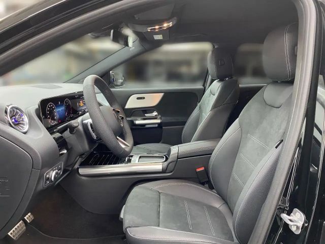 Mercedes-Benz GLA 220 4MATIC AMG Line GLA 220 d