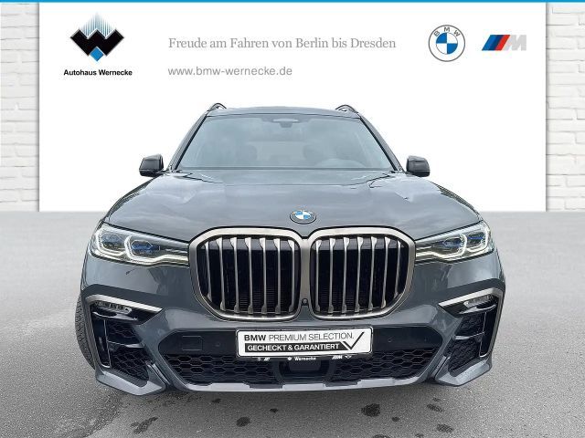 BMW X7 M50i