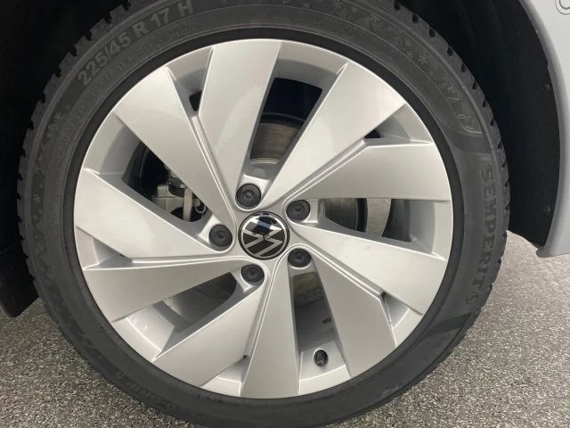 Volkswagen Golf Business DSG Variant