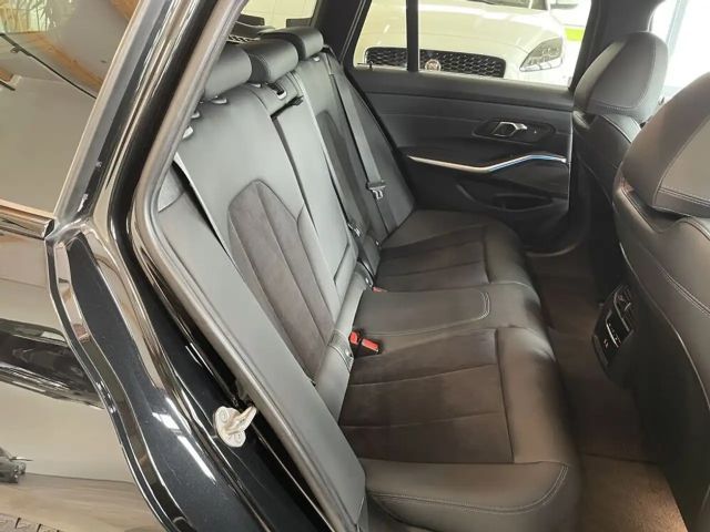 BMW 320 320d M-Sport Touring xDrive