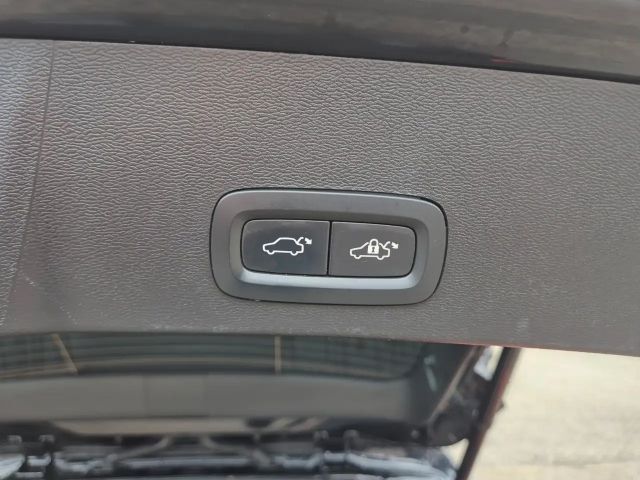 Volvo XC40 AWD Plus Recharge Twin Engine