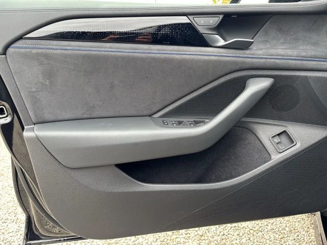 Volkswagen Passat R-Line eHybrid