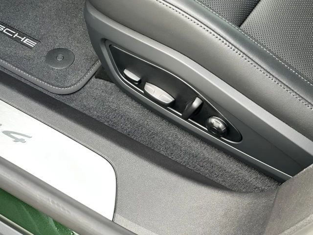 Porsche Taycan 4 Cross Turismo