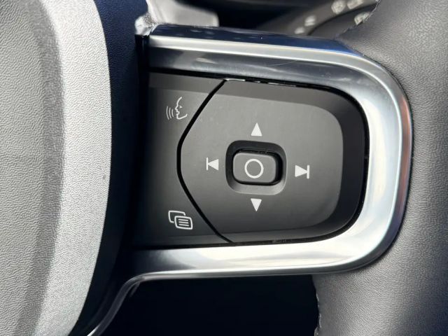Volvo XC40 Core Momentum