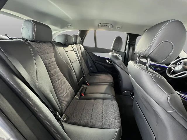 Mercedes-Benz E 220 AVANTGARDE E 220 d Estate