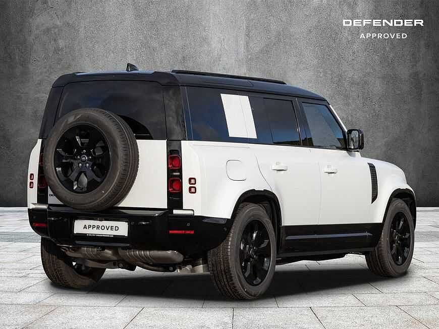 Land Rover Defender 110 Dynamic SE
