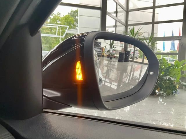 Volkswagen T-Roc 1.5 TSI DSG R-Line