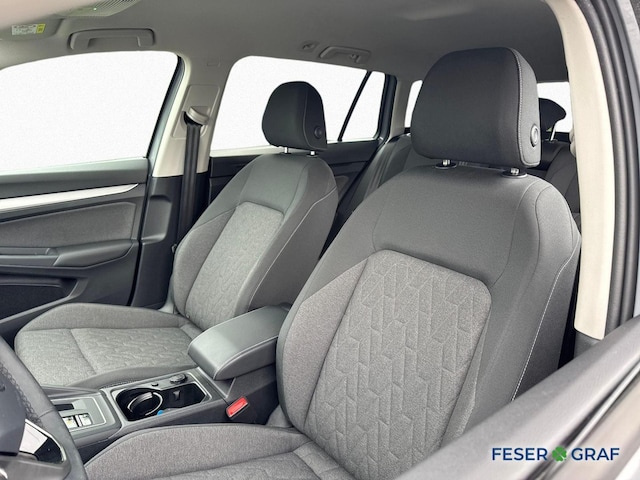 Volkswagen Golf 1.5 eTSI DSG Life Variant