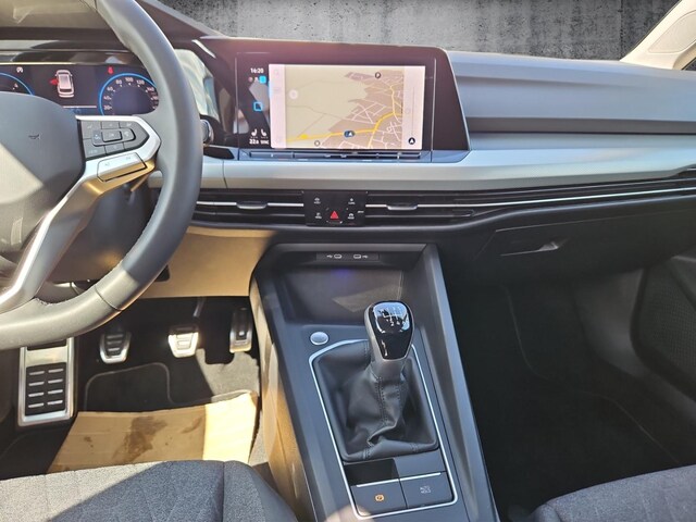 Volkswagen Golf Life Variant