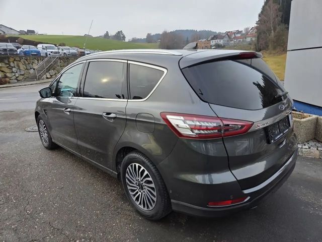 Ford S-Max Titanium