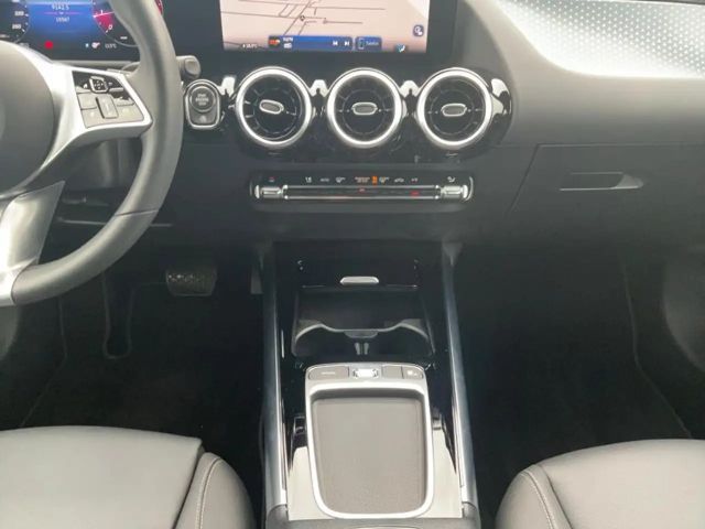 Mercedes-Benz B 180 Progressive Sedan