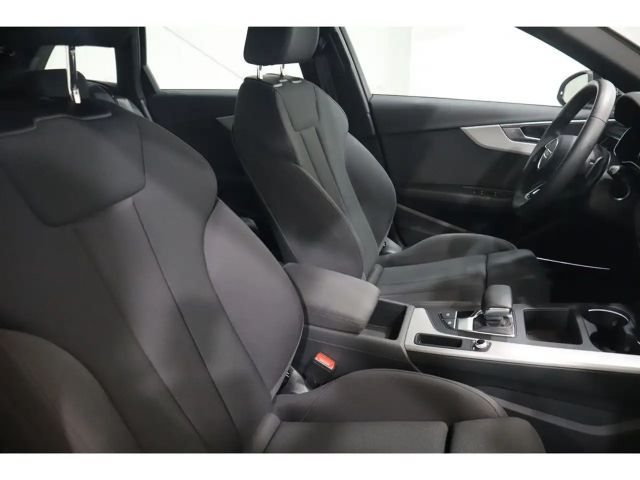 Audi A4 45 TFSI Avant Quattro