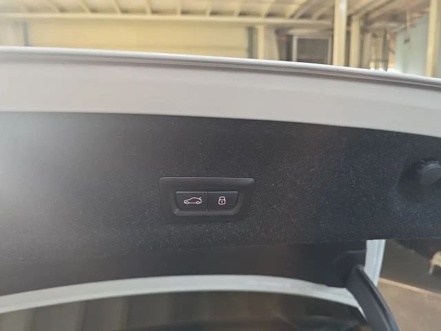 BMW 330 330i M-Sport Sedan xDrive