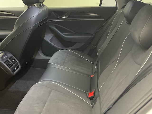 Volkswagen Passat 1.5 eTSI Business DSG