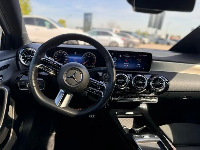 Mercedes-Benz A 200 AMG Line