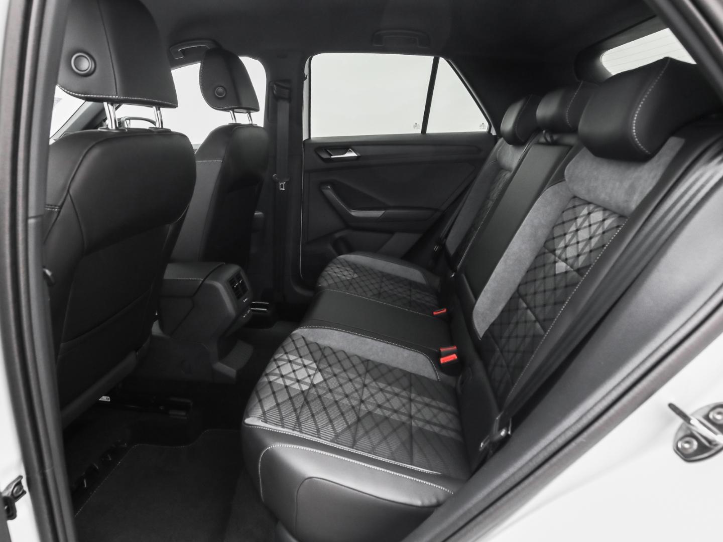 Volkswagen T-Roc 1.5 TSI DSG IQ.Drive R-Line