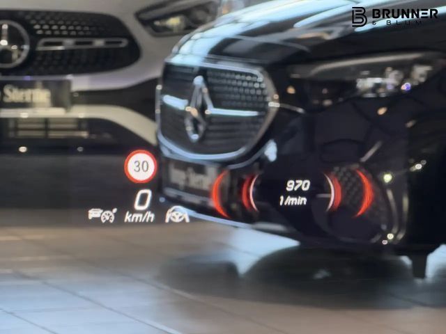 Mercedes-Benz A 220 4MATIC AMG Line