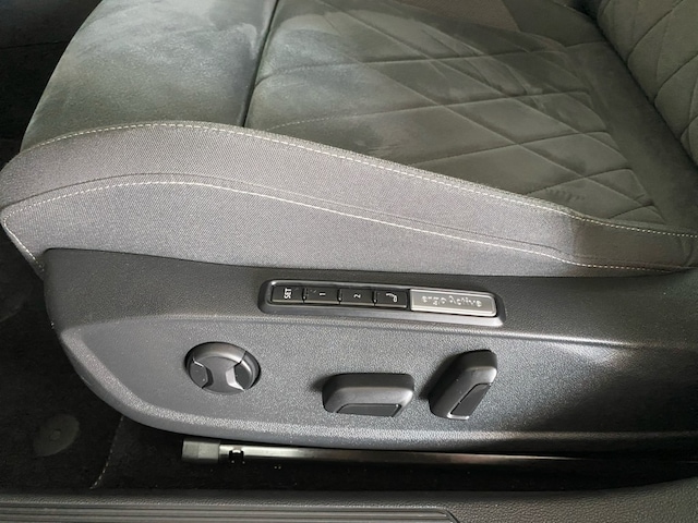 Volkswagen Golf Style eHybrid