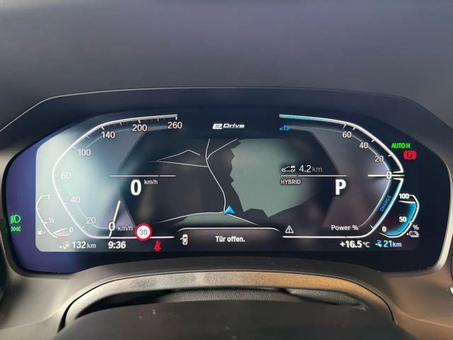 BMW 330 330e M-Sport xDrive