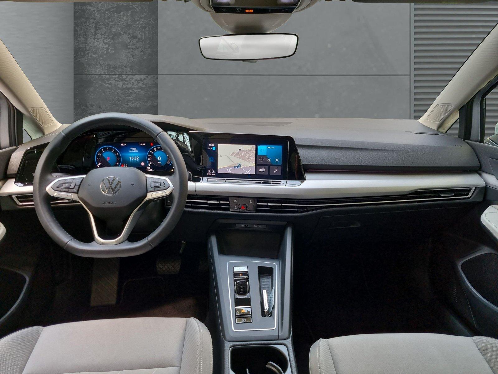 Volkswagen Golf 1.5 eTSI Golf VIII Life