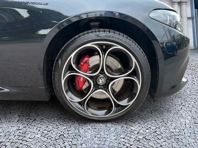 Alfa Romeo Giulia Competizione 2.0 280PS *HARMAN*Panorama