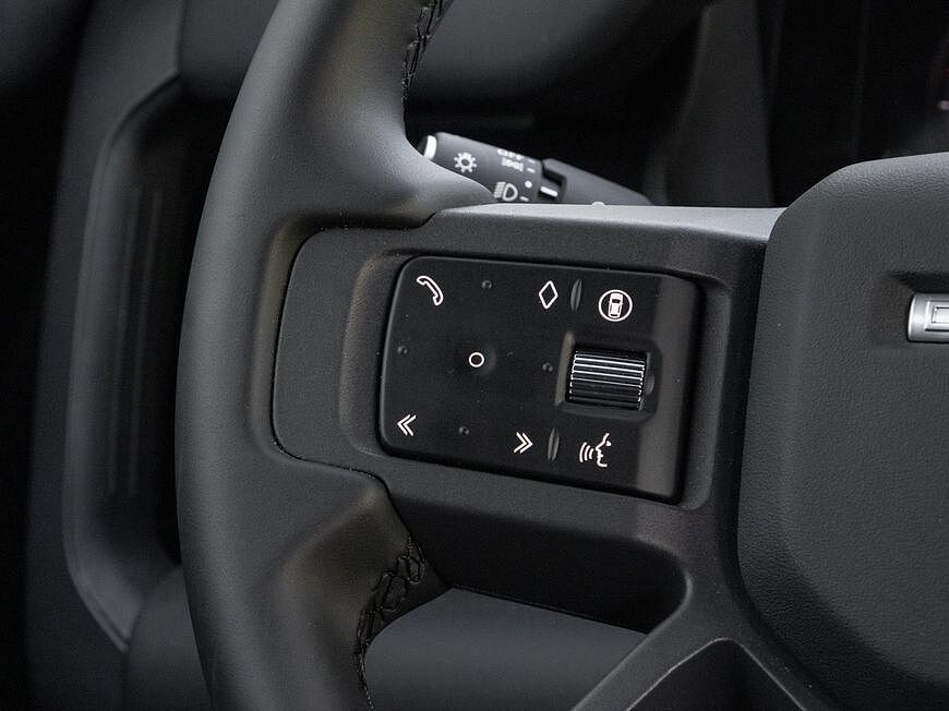 Land Rover Defender 110 Dynamic SE