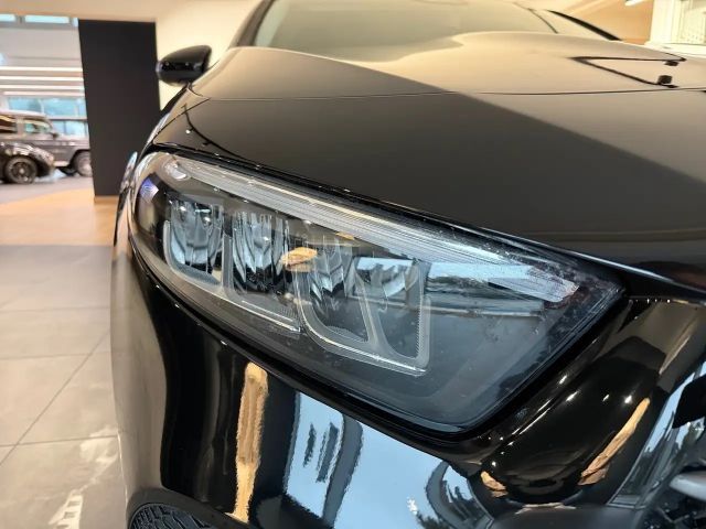 Mercedes-Benz A 180 A 180 d