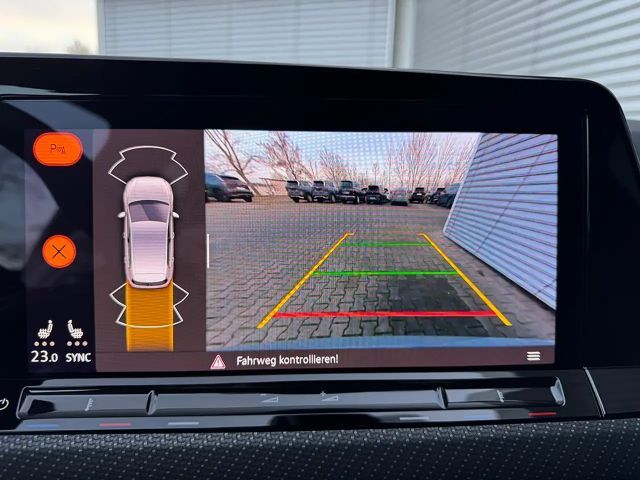 Volkswagen Golf 1.5 eTSI DSG Golf VIII R-Line