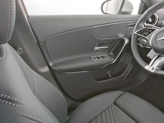 Mercedes-Benz A 180 , AHK, 7G-DCT, Progr. Advanced, Winter-Pak., Ka...