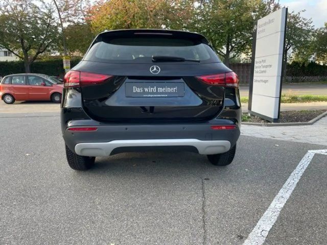 Mercedes-Benz GLA 180 *Rückfahrkamera*MBUX*PTS*Sitzheizung