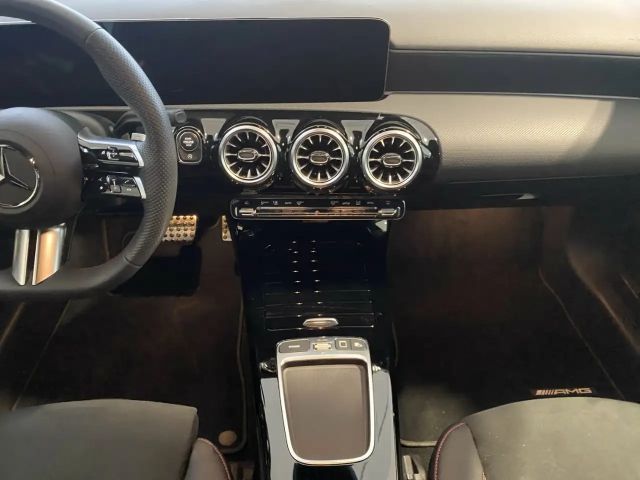 Mercedes-Benz A 180 A 180 d AMG Line Hatchback