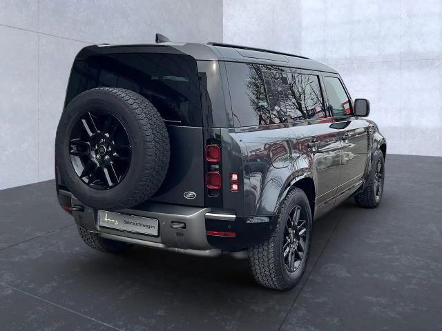 Land Rover Defender 110 D250 Dynamic SE