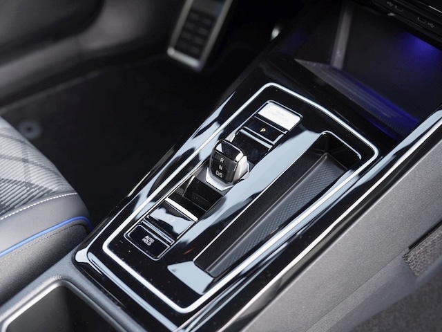 Volkswagen Golf DSG Golf VIII R-Line Style