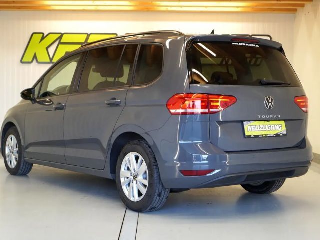 Volkswagen Touran 1.5 TSI DSG