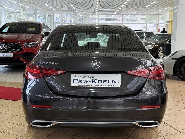 Mercedes-Benz C 200 C 200 d Sedan