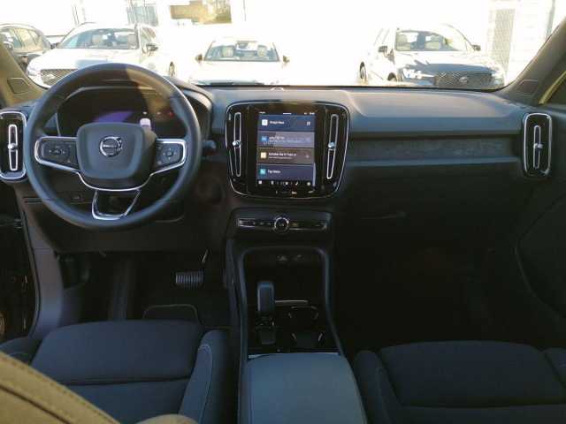 Volvo EX40 