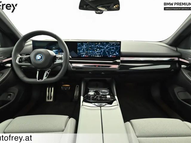 BMW i5 Sedan