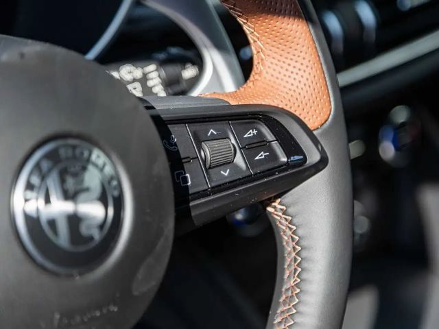 Alfa Romeo Stelvio AT8 Q4