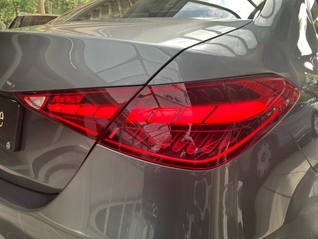 Mercedes-Benz C 180 AVANTGARDE Sedan