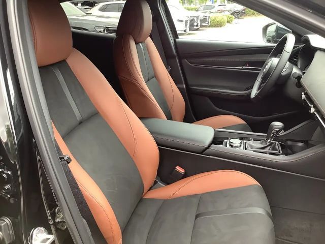 Mazda 3 2.5L SkyActiv e-Skyactiv