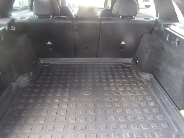 Mercedes-Benz C 220 4MATIC AMG Line C 220 d