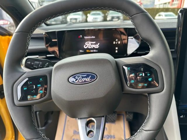 Ford Capri Premium RWD